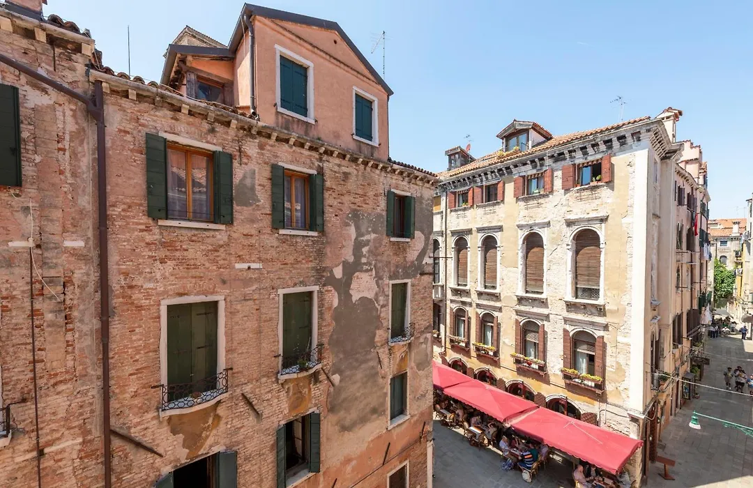 H10 Palazzo Canova-1